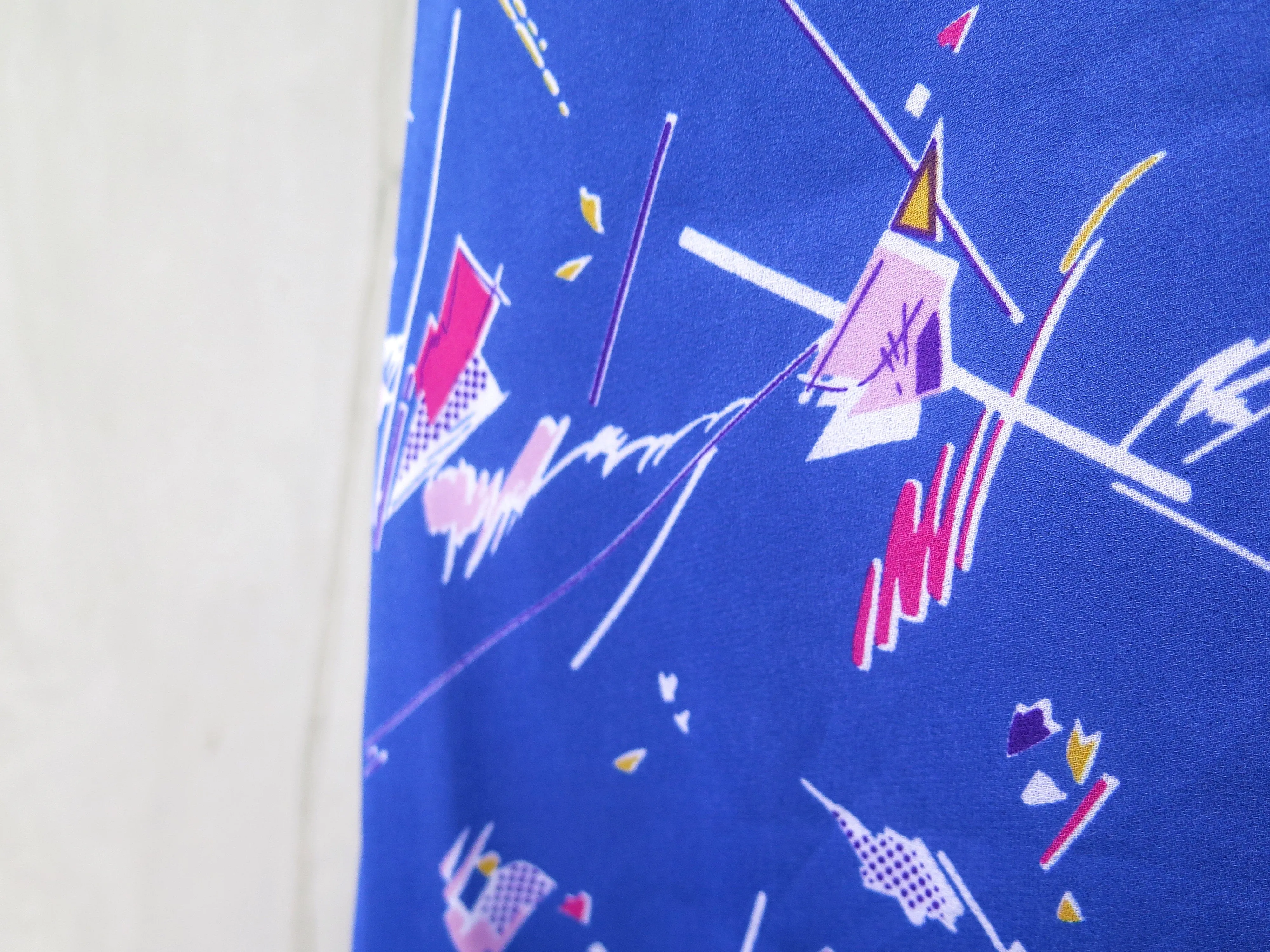 Iggy poppers | Vintage 1970s 1980d Blue abstract pop art funky print Long sleeve cobalt blue dress