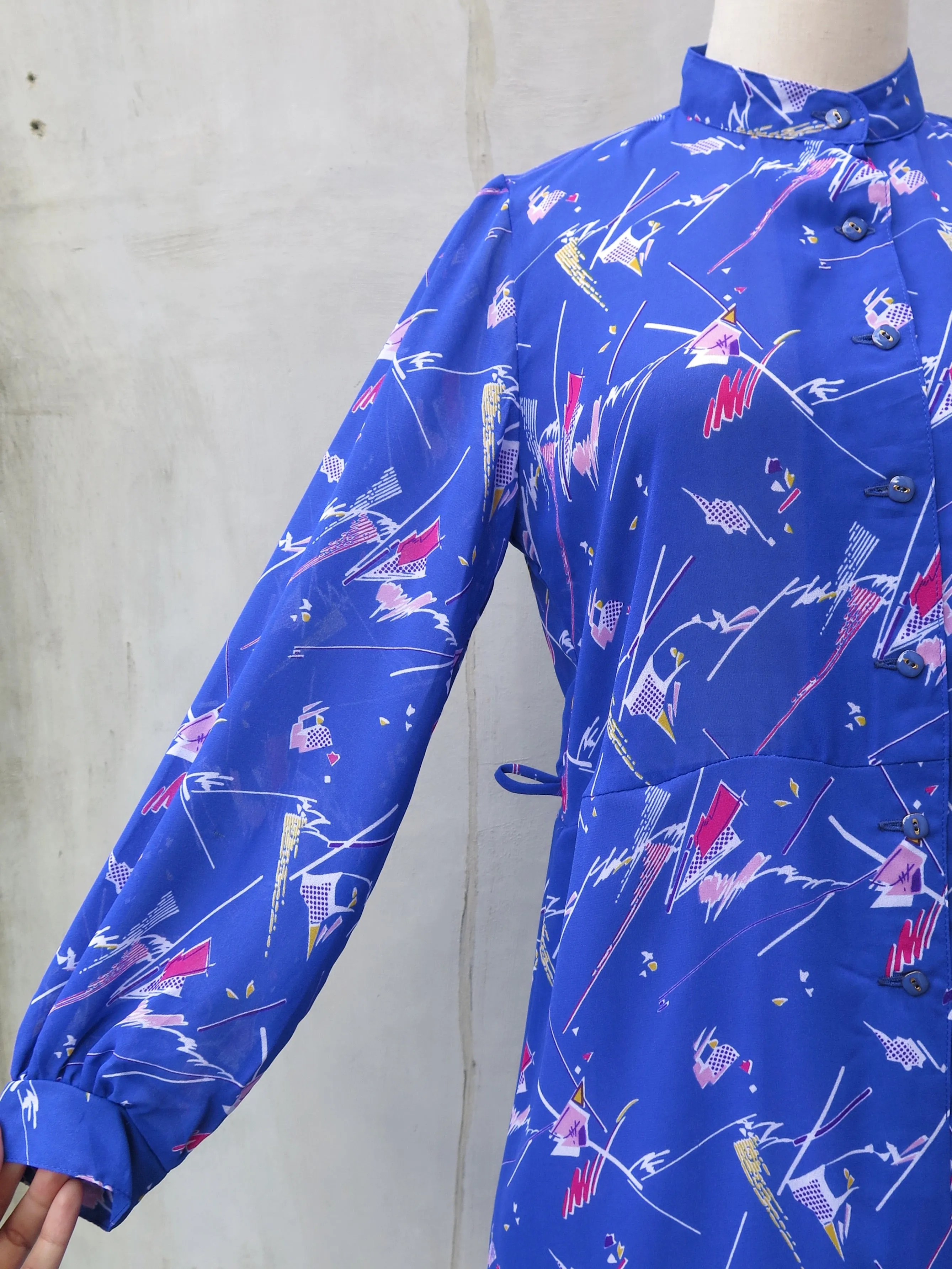 Iggy poppers | Vintage 1970s 1980d Blue abstract pop art funky print Long sleeve cobalt blue dress