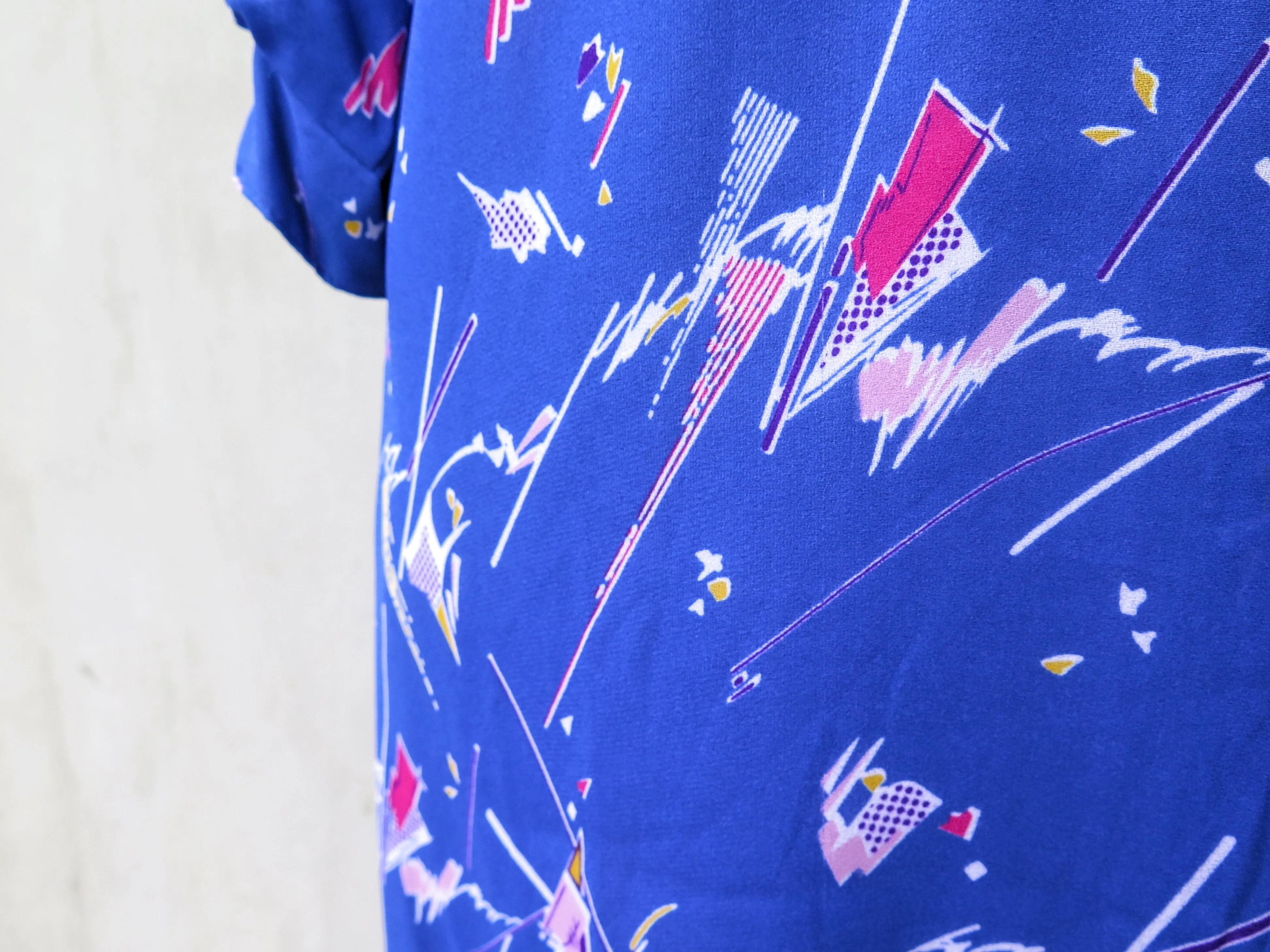 Iggy poppers | Vintage 1970s 1980d Blue abstract pop art funky print Long sleeve cobalt blue dress