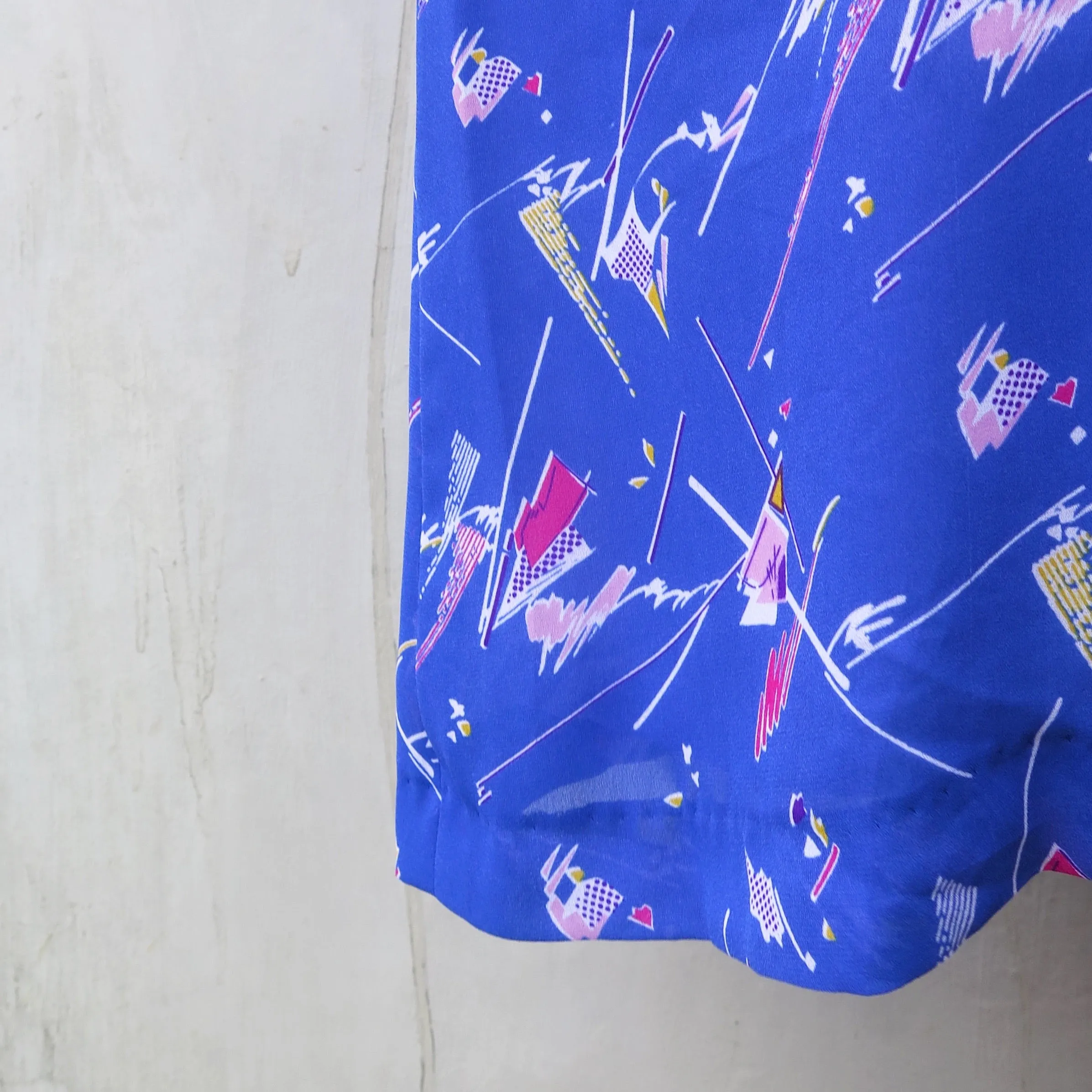 Iggy poppers | Vintage 1970s 1980d Blue abstract pop art funky print Long sleeve cobalt blue dress
