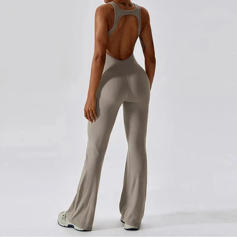 Maren – Body-contouring design – One-piece outfit