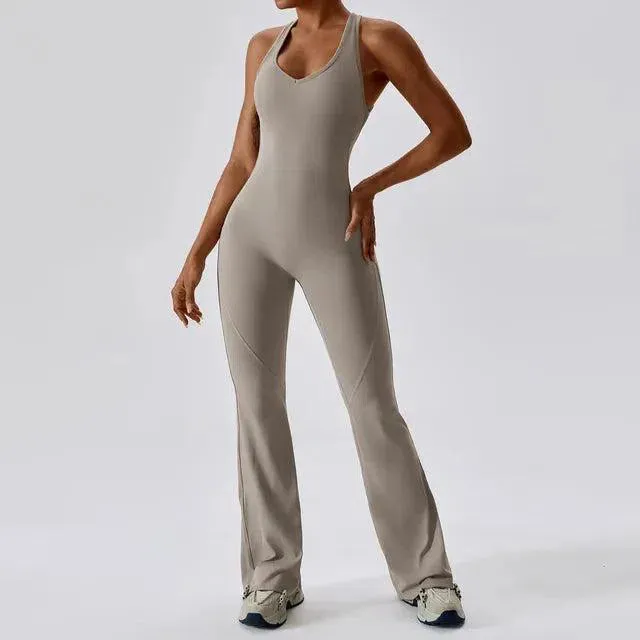 Maren – Body-contouring design – One-piece outfit