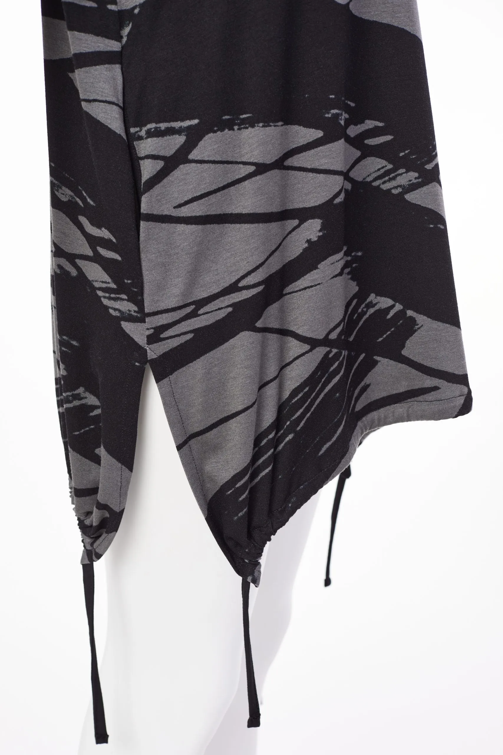 Naya Tunic in grey and black print