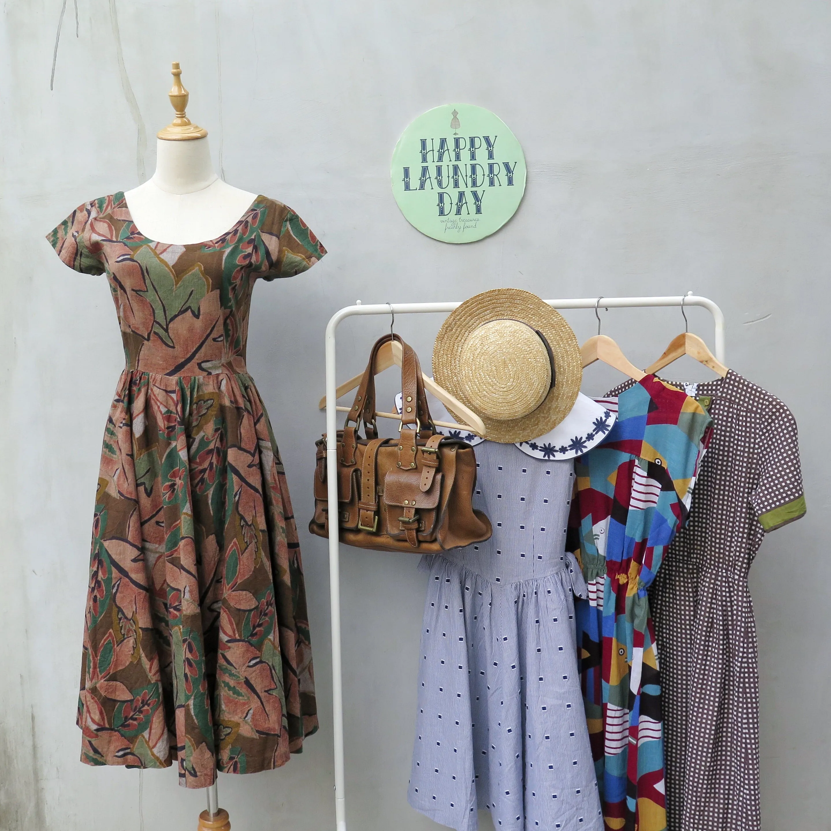 Wild Things | Vintage 1950s 1960s scoop neck Leaf and Floral print Fit-and-flare Dress