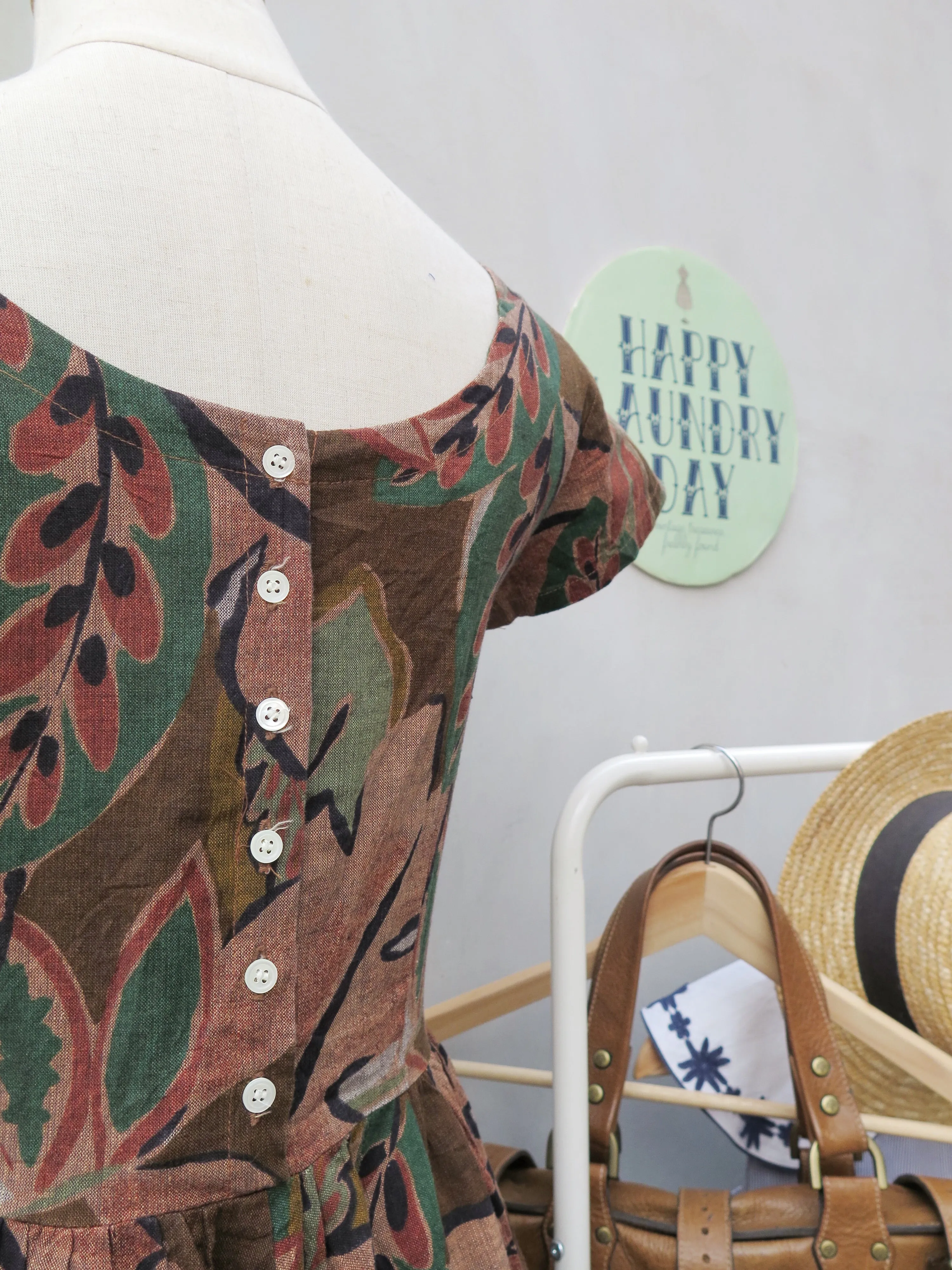 Wild Things | Vintage 1950s 1960s scoop neck Leaf and Floral print Fit-and-flare Dress