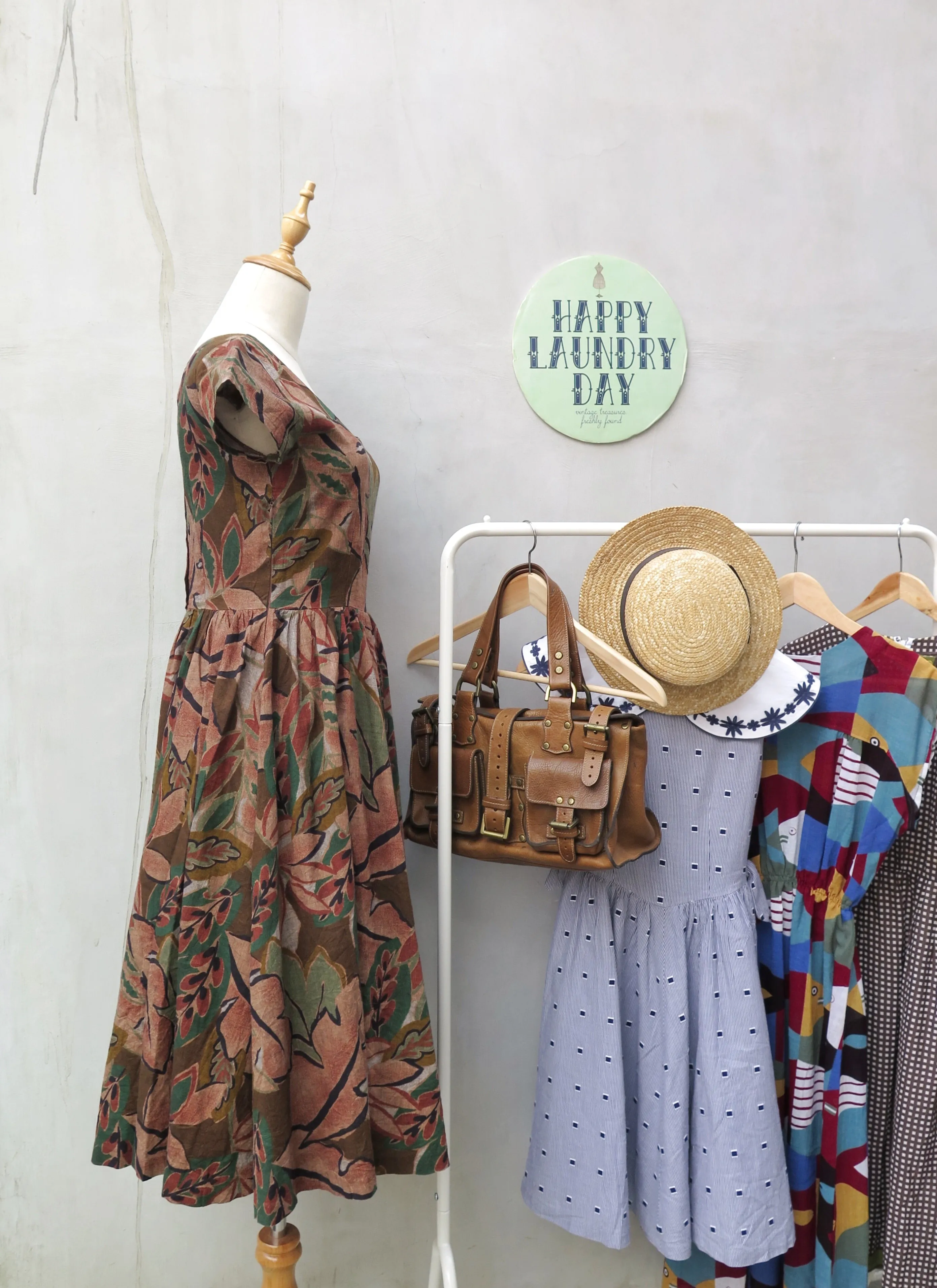 Wild Things | Vintage 1950s 1960s scoop neck Leaf and Floral print Fit-and-flare Dress