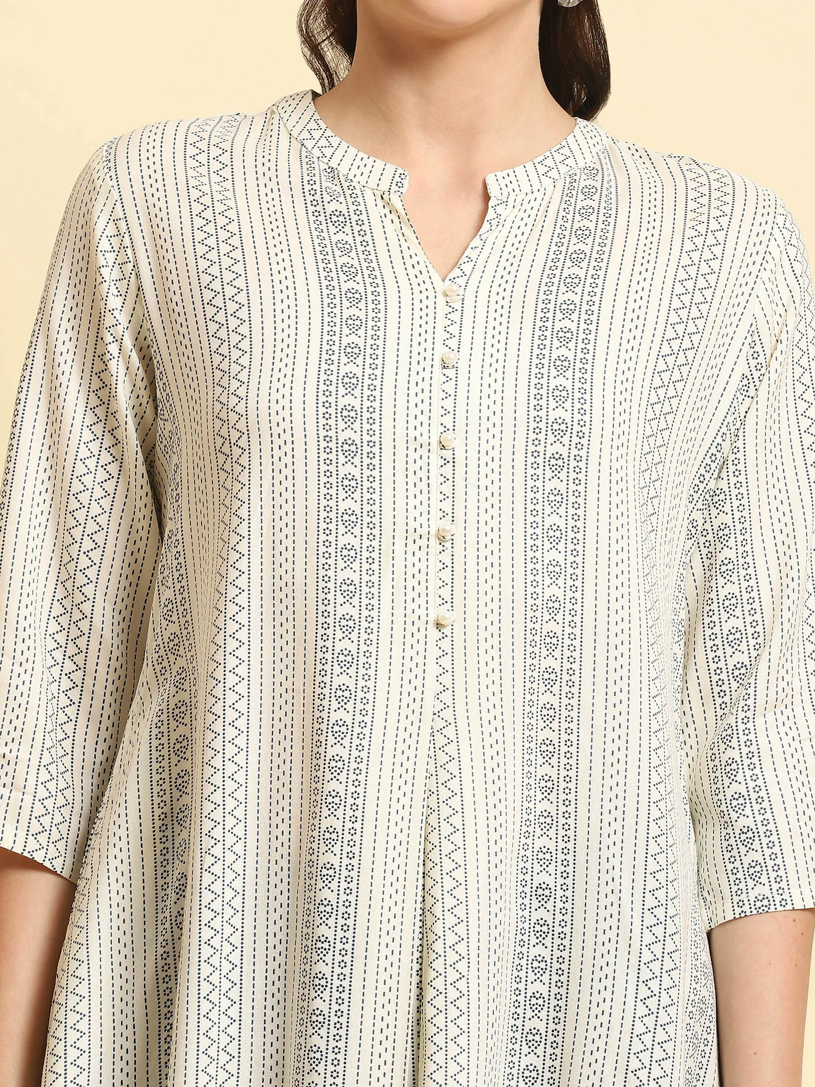 Women White 3/4 Sleeve Tunic
